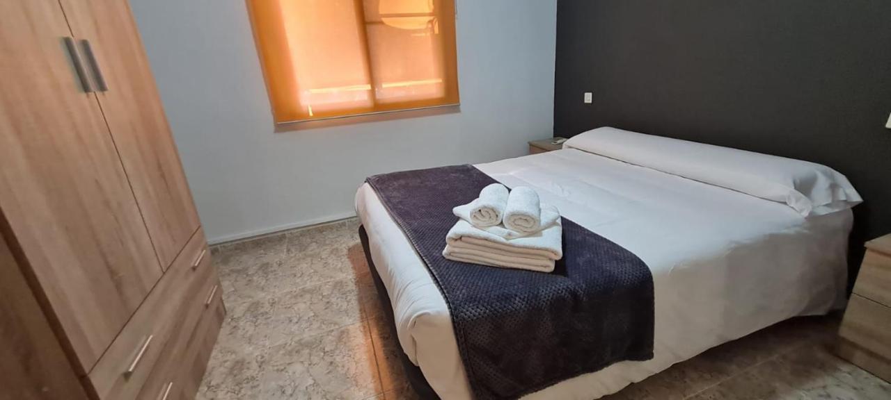 Apartamentos Los Robles Alcala del Jucar Extérieur photo