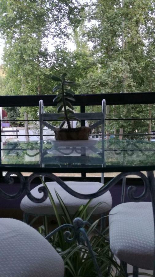 Apartamentos Los Robles Alcala del Jucar Extérieur photo